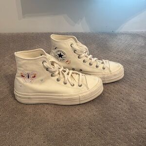 Embroidered Platform Converse